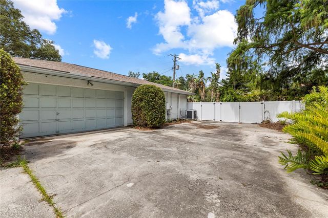 10309 RECLINATA LANE, Tampa, FL 33618