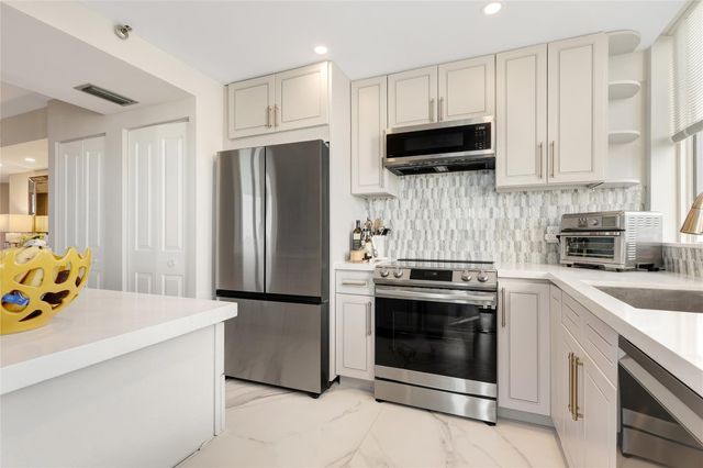 1361 S Ocean Boulevard 910, Pompano Beach, FL 33062