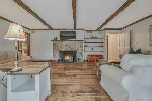 2340 Fairway Drive, Cutchogue, NY 11935