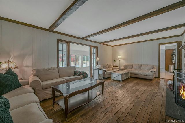 2340 Fairway Drive, Cutchogue, NY 11935