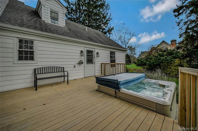 2340 Fairway Drive, Cutchogue, NY 11935