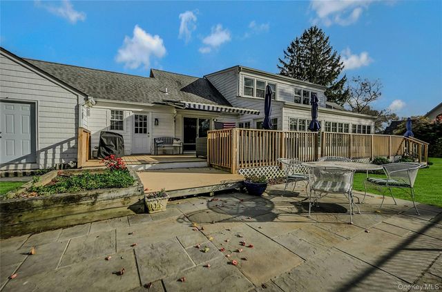 2340 Fairway Drive, Cutchogue, NY 11935