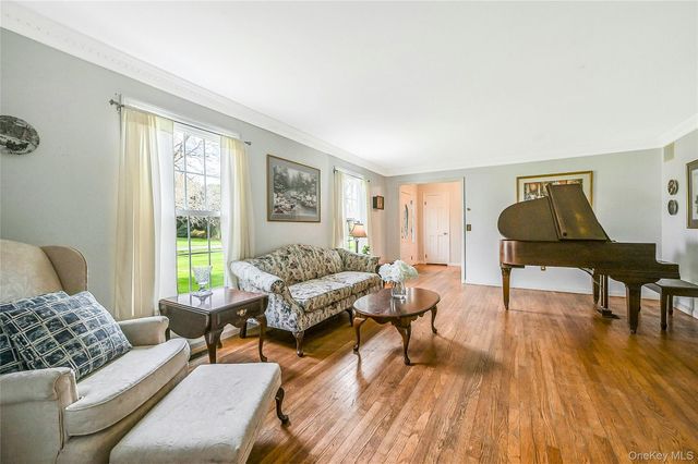 2340 Fairway Drive, Cutchogue, NY 11935