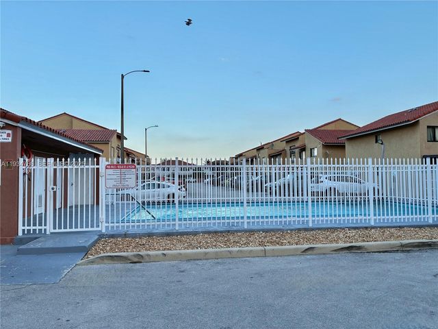 2775 W 62nd Pl 103, Hialeah, FL 33016