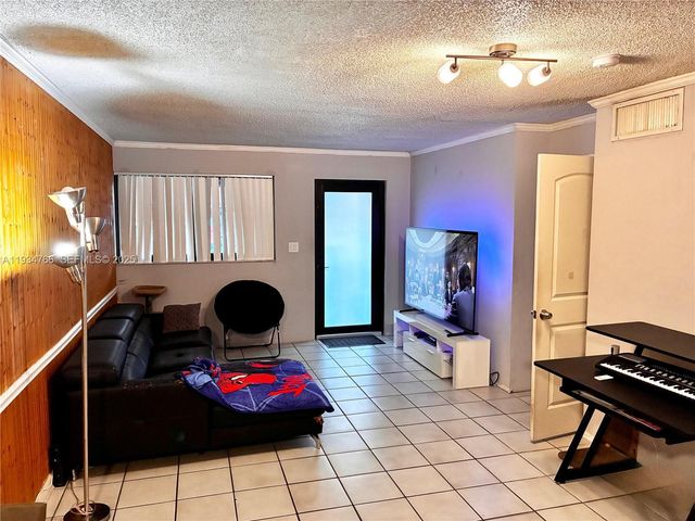 2775 W 62nd Pl 103, Hialeah, FL 33016