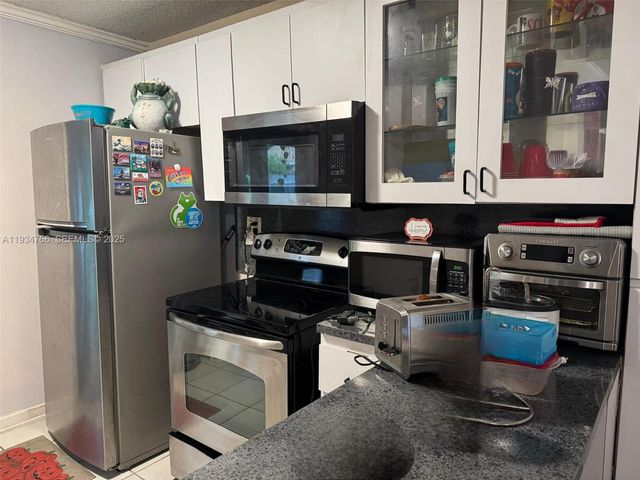 2775 W 62nd Pl 103, Hialeah, FL 33016