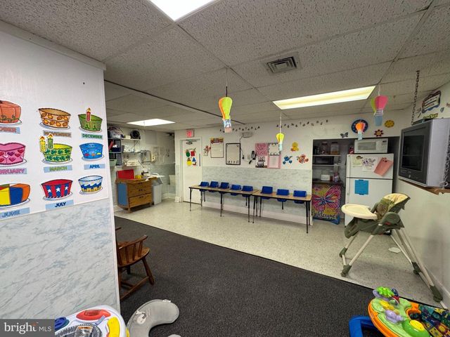 805 HUNTINGDON PIKE, Jenkintown, PA 19046