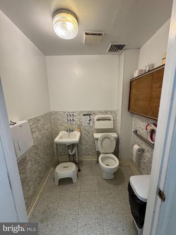 805 HUNTINGDON PIKE, Jenkintown, PA 19046