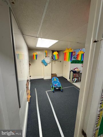 805 HUNTINGDON PIKE, Jenkintown, PA 19046