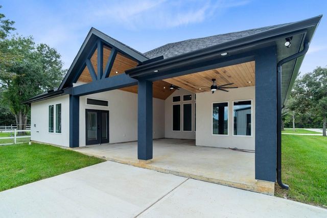 2062 White Doe Court, Cleveland, TX 77328