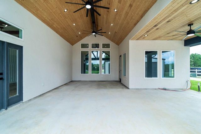 2062 White Doe Court, Cleveland, TX 77328