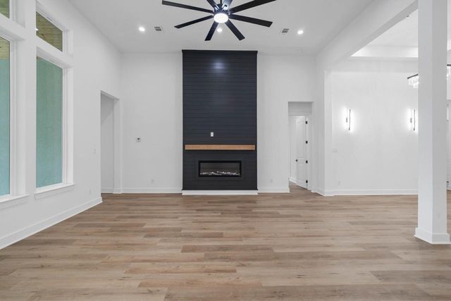 2062 White Doe Court, Cleveland, TX 77328