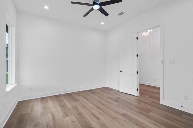 2062 White Doe Court, Cleveland, TX 77328