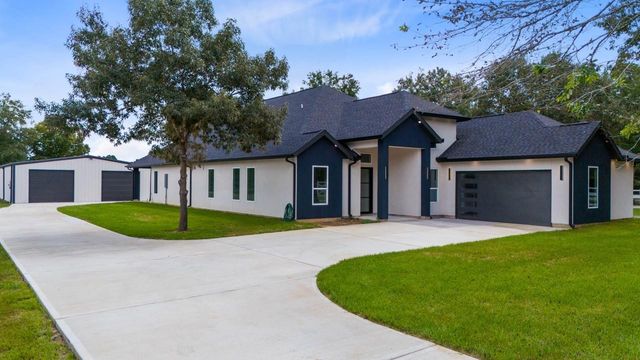 2062 White Doe Court, Cleveland, TX 77328