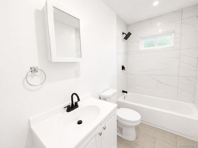 818 Meade Avenue, Bellport, NY 11713