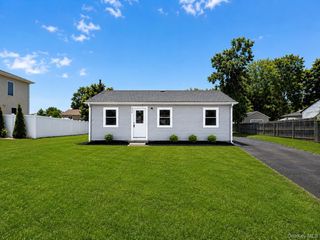818 Meade Avenue, Bellport, NY 11713