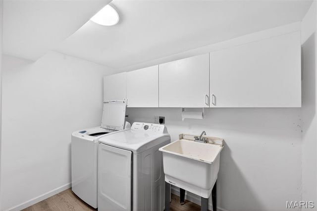 2021 Twin Fawns Court, St Peters, MO 63376