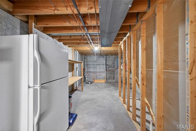 2021 Twin Fawns Court, St Peters, MO 63376