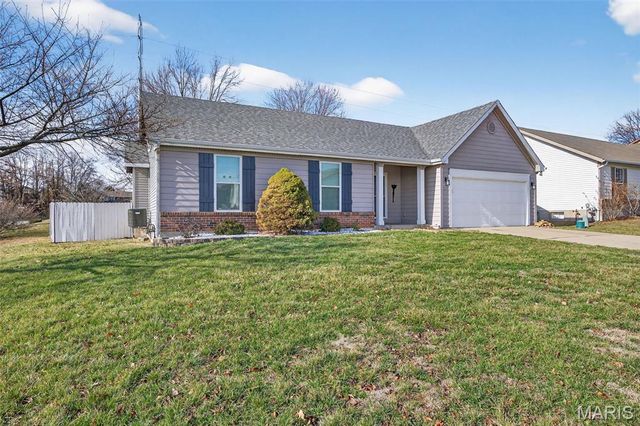 2021 Twin Fawns Court, St Peters, MO 63376