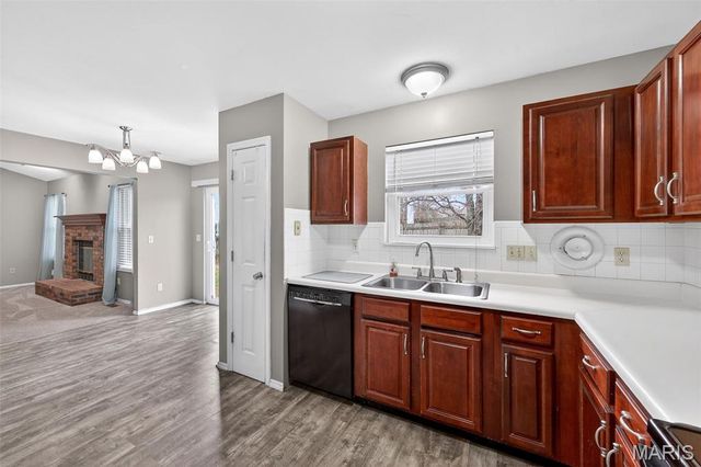 2021 Twin Fawns Court, St Peters, MO 63376