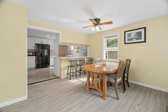 2119 N ERB STREET, Appleton, WI 54911