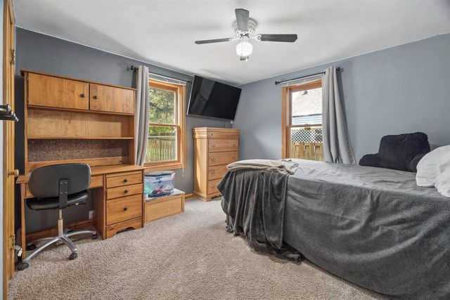 2119 N ERB STREET, Appleton, WI 54911