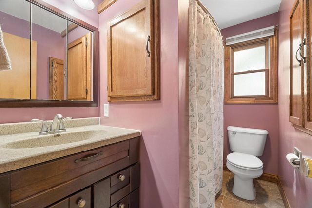 2119 N ERB STREET, Appleton, WI 54911
