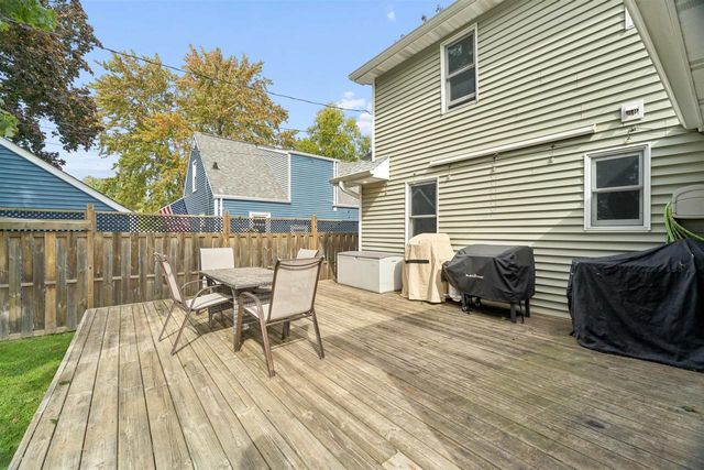 2119 N ERB STREET, Appleton, WI 54911