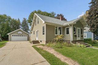2119 N ERB STREET, Appleton, WI 54911