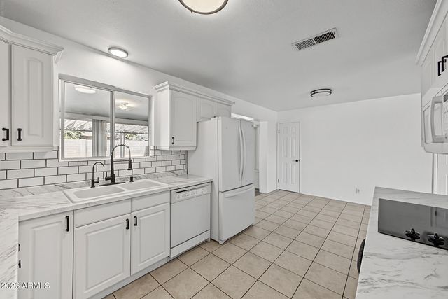 1008 E FRIAR Avenue, Apache Junction, AZ 85119