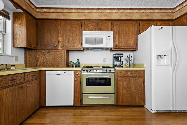 210 Harbor Drive, Gun Barrel City, TX 75156