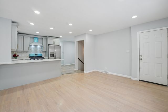 4914 W 32nd Place, Cicero, IL 60804