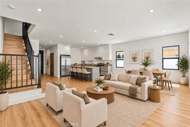 5751 Vista Del Monte, Sherman Oaks, CA 91411