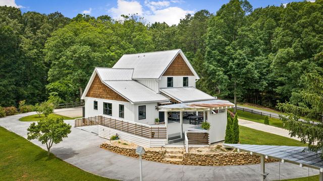657 Campbell Camp Circle, Blue Ridge, GA 30513