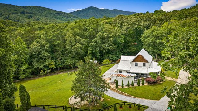 657 Campbell Camp Circle, Blue Ridge, GA 30513