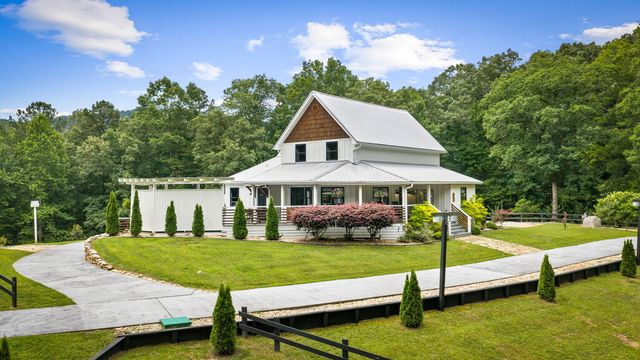 657 Campbell Camp Circle, Blue Ridge, GA 30513
