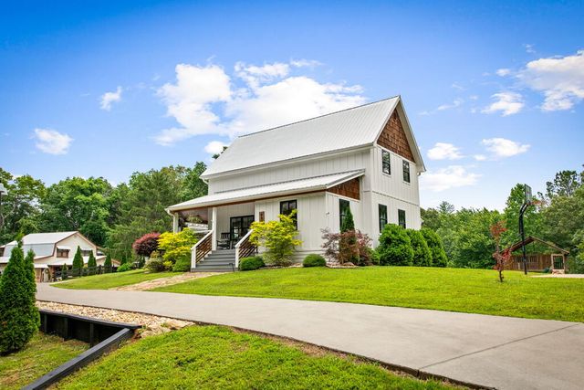 657 Campbell Camp Circle, Blue Ridge, GA 30513