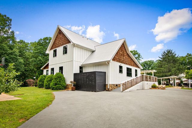 657 Campbell Camp Circle, Blue Ridge, GA 30513