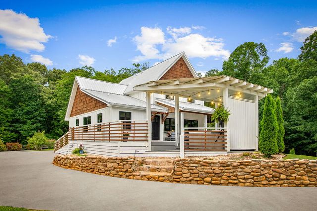 657 Campbell Camp Circle, Blue Ridge, GA 30513