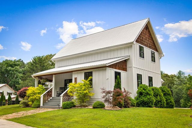 657 Campbell Camp Circle, Blue Ridge, GA 30513