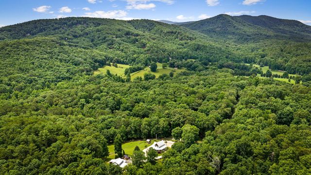 657 Campbell Camp Circle, Blue Ridge, GA 30513