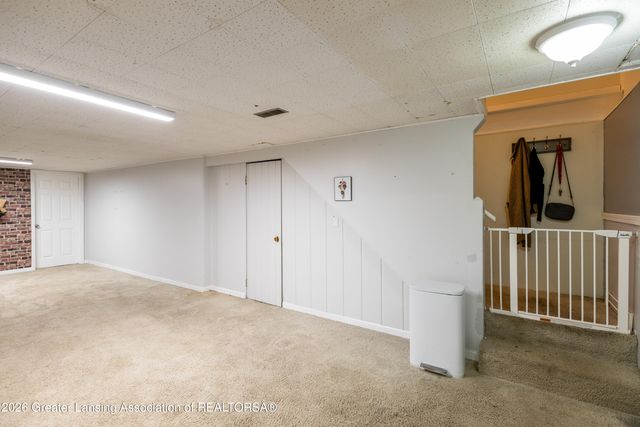 1228 Kimberly Drive, Lansing, MI 48912