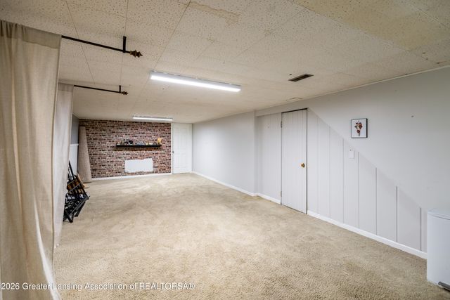 1228 Kimberly Drive, Lansing, MI 48912