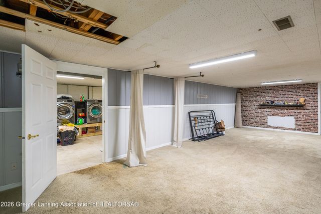 1228 Kimberly Drive, Lansing, MI 48912