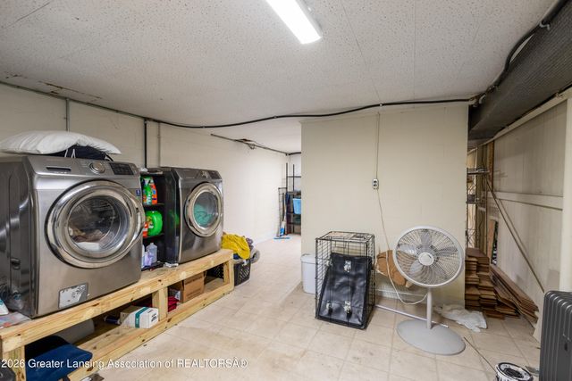 1228 Kimberly Drive, Lansing, MI 48912