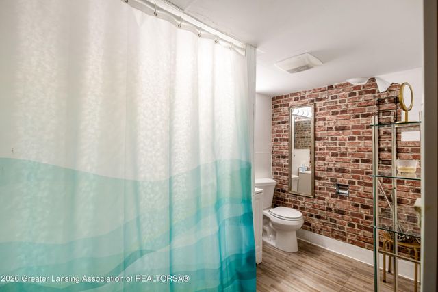 1228 Kimberly Drive, Lansing, MI 48912