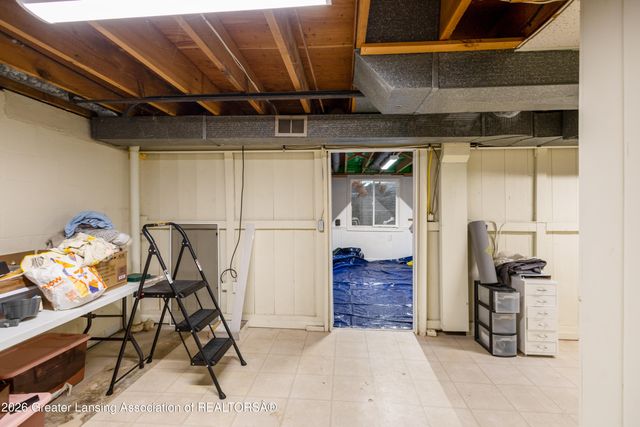 1228 Kimberly Drive, Lansing, MI 48912