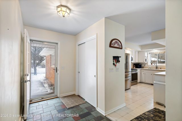 1228 Kimberly Drive, Lansing, MI 48912