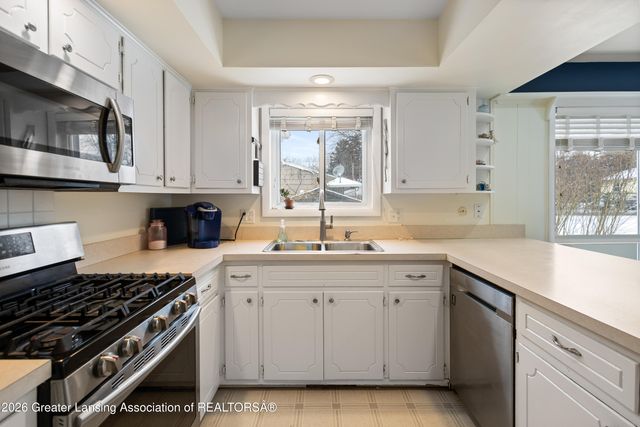 1228 Kimberly Drive, Lansing, MI 48912