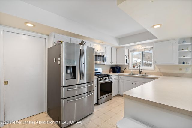 1228 Kimberly Drive, Lansing, MI 48912